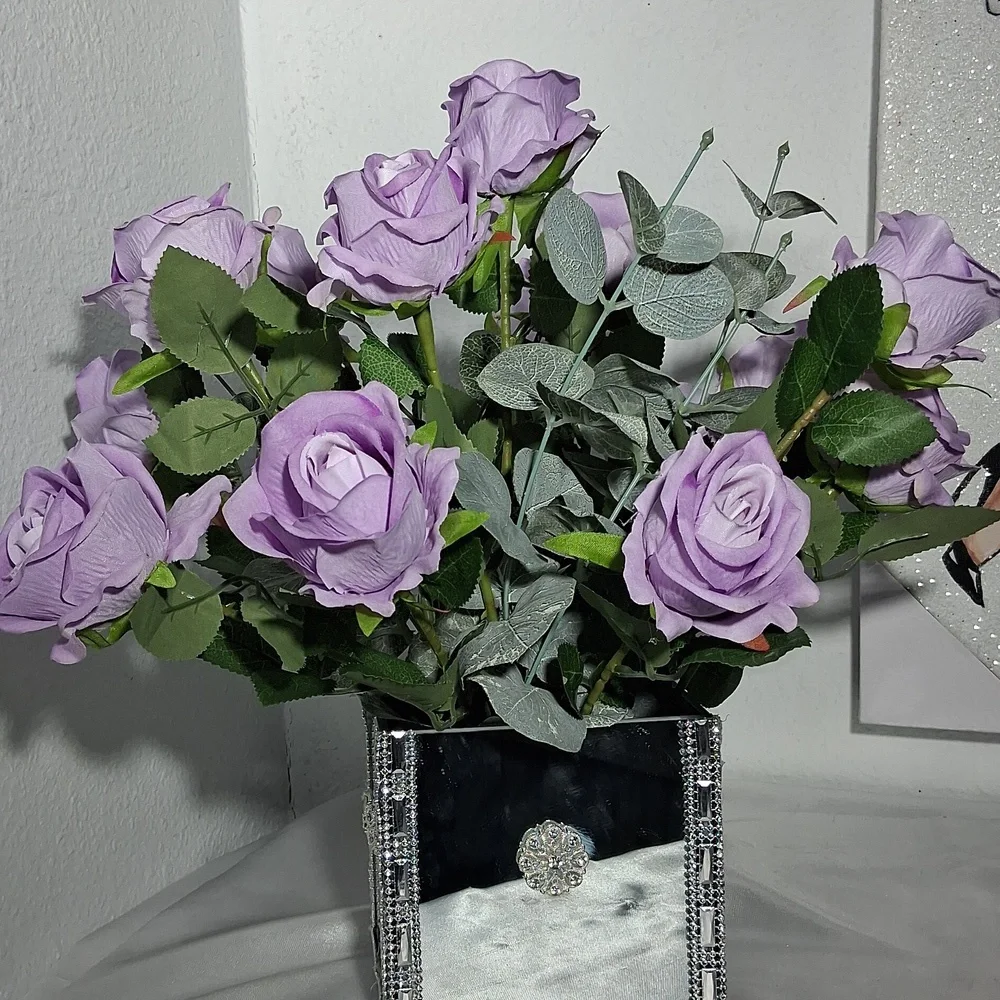 FLOWER BOUQUET WITH MIRROR CRYSTAL BASE